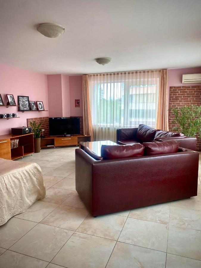 Arena Tarnovo Hotel - Free Private Parking Велико-Тирново Екстер'єр фото