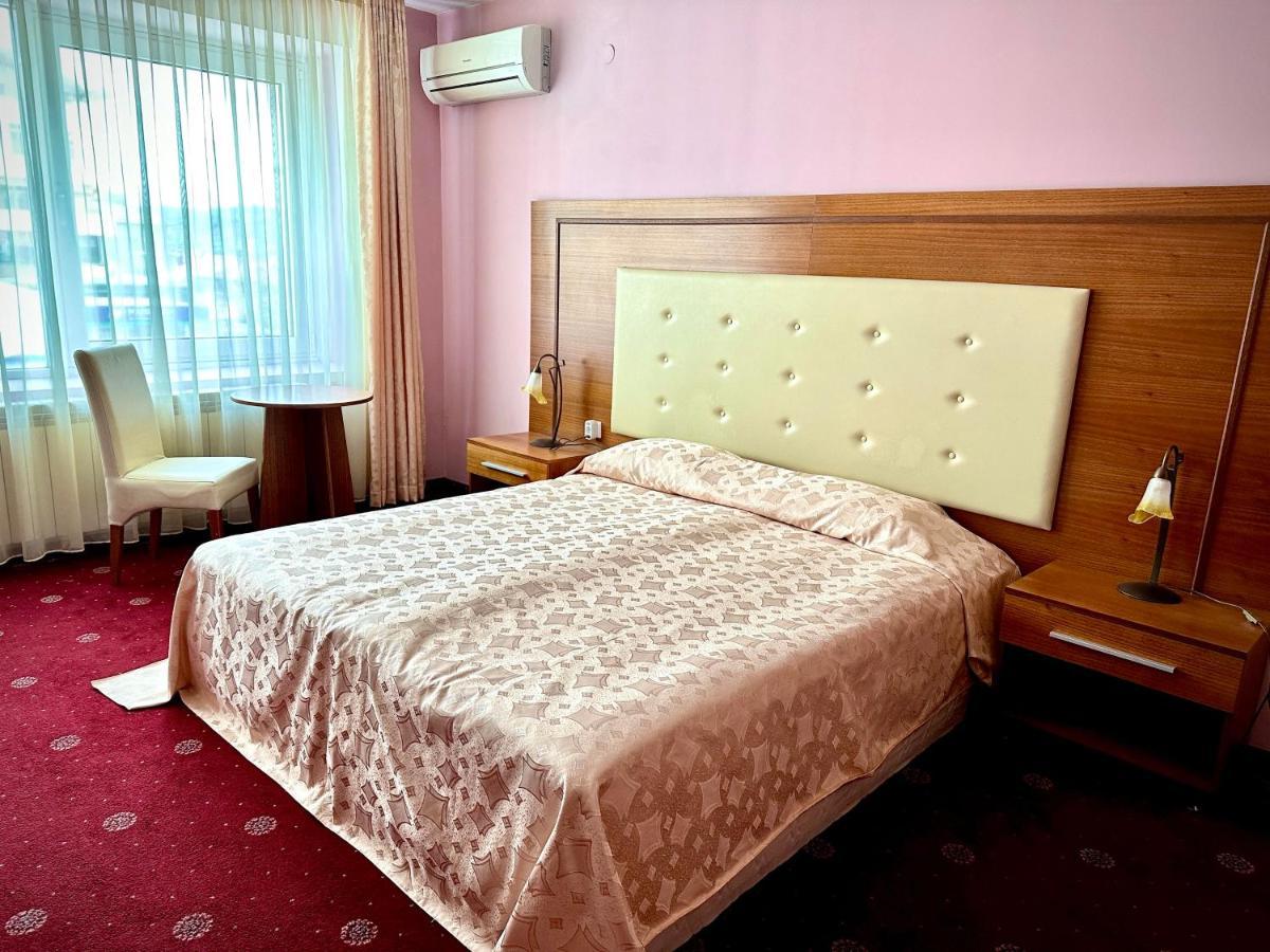 Arena Tarnovo Hotel - Free Private Parking Велико-Тирново Екстер'єр фото