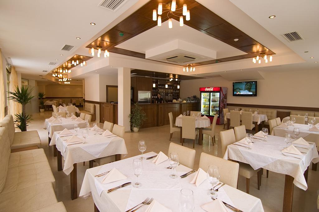 Arena Tarnovo Hotel - Free Private Parking Велико-Тирново Екстер'єр фото